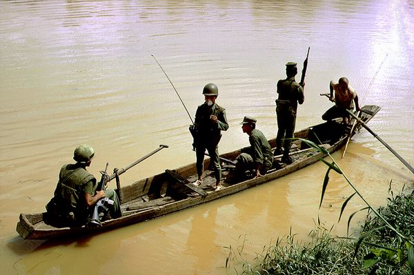 Crossing the Song Cam Lo, 1967